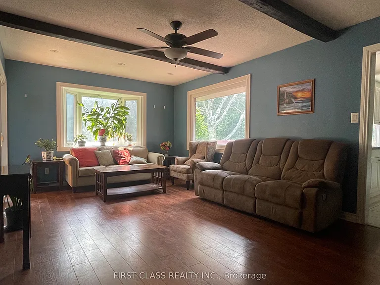 251 Scott Ave — Photo 16