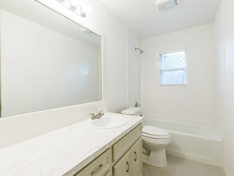 4407 75th Dr #B — Photo 17