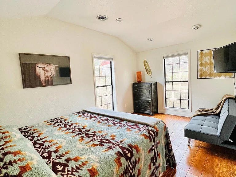 379 Houston St — Photo 13