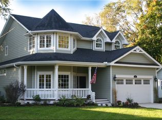 802 E Evergreen St, Wheaton, IL 60187