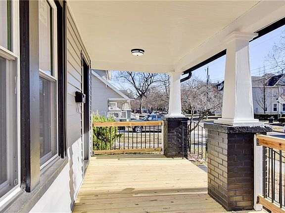 3rd image of 434 W 34th St