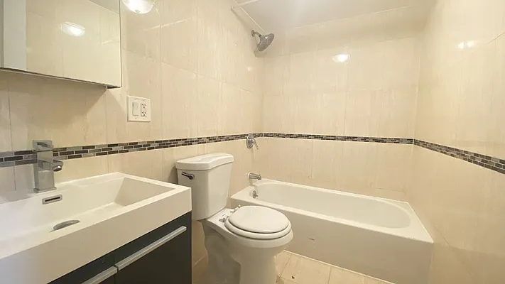 Rented by Nooklyn NYC LLC | media 11