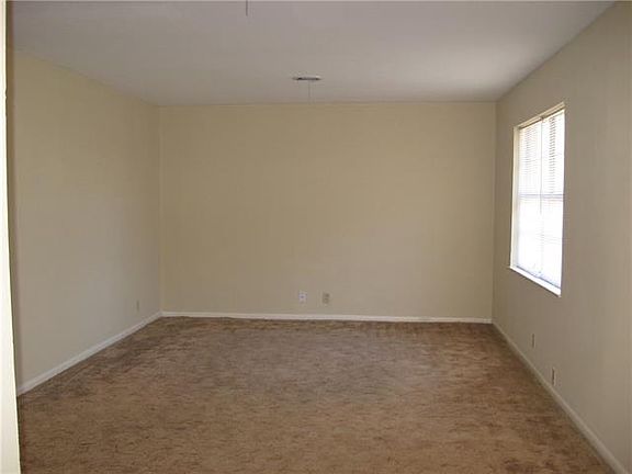3rd image of 711 Eulalia Dr