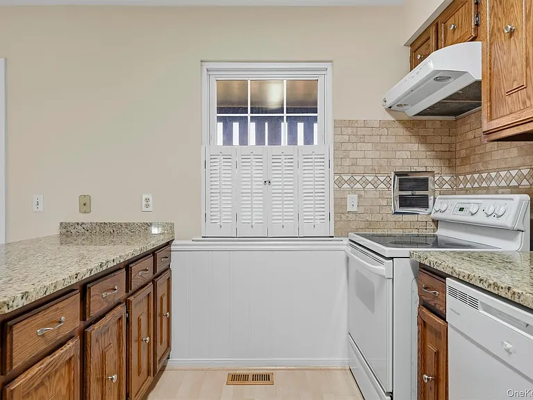 39 Weathervane Dr #24 — Photo 11