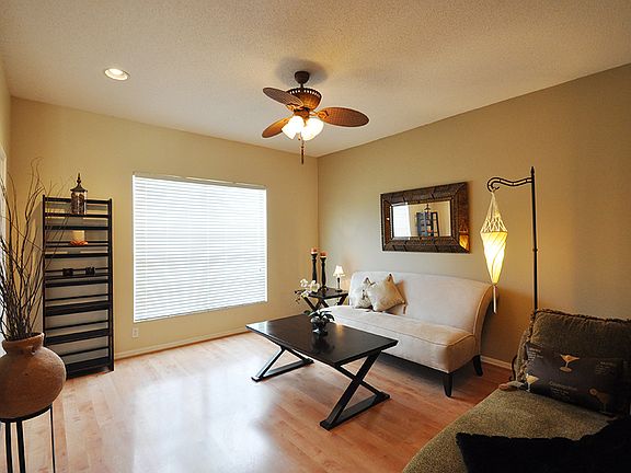 Interior Foyer & Living Room