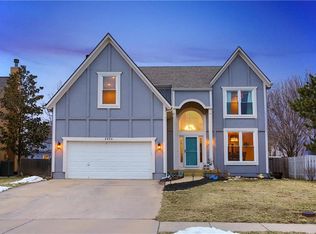 2634 W Poplar Cir, Olathe, KS 66061