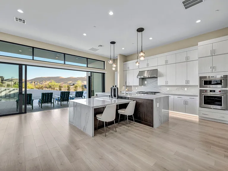 10935 Rossa Peak Ave — Photo 8