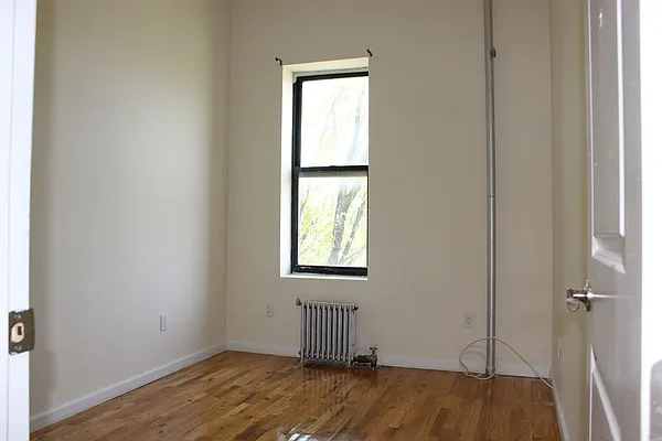 Rented by Premier Metro Realty Corp | media 14