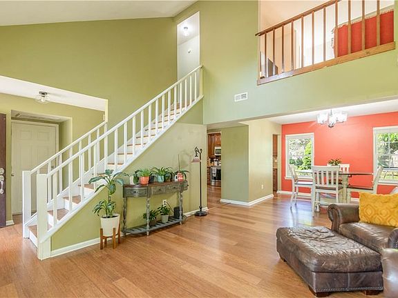 5th image of 105 Kyle Cir