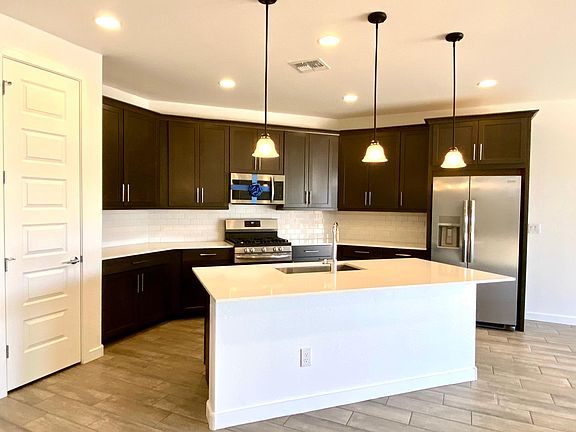 5th image of 2341 E Citadel Dr