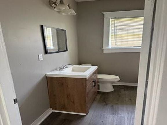 3rd image of 1137 Kney St
