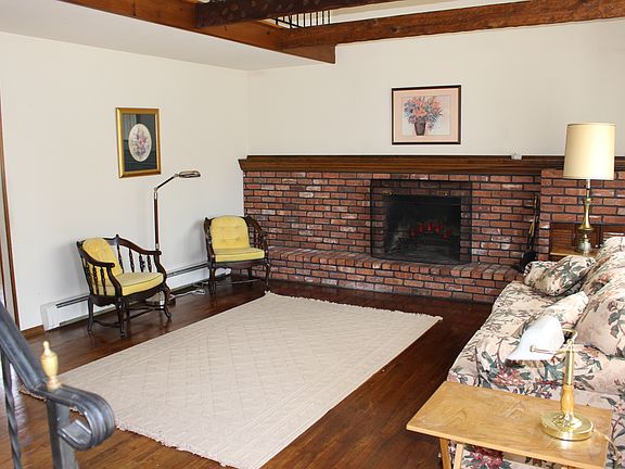 3rd image of 5 Franklin Ct