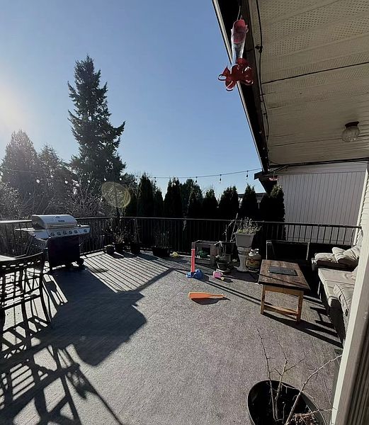 Surrey House for rent - 4 Bedrooms — photo 12