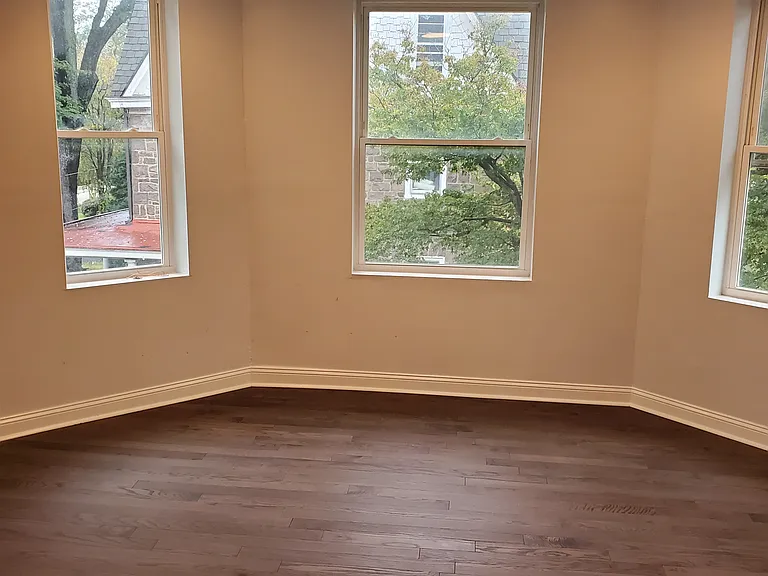 602 Washington Ln #3 — Photo 2