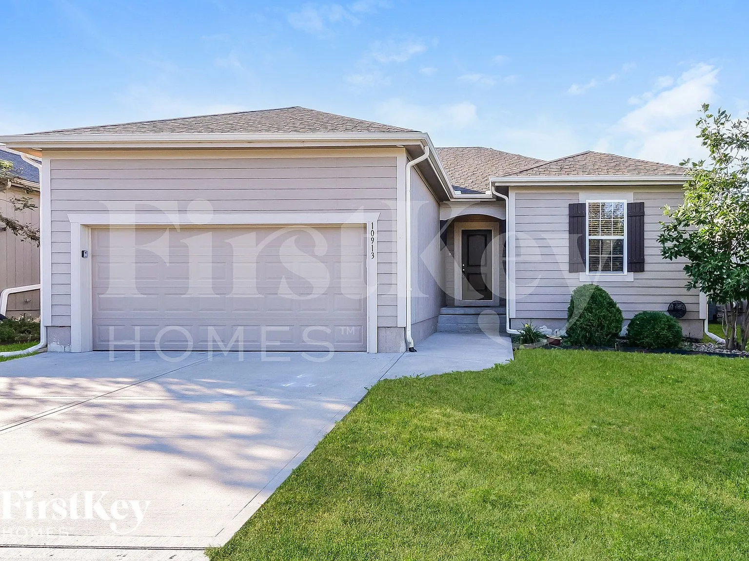 4 bed, 3.0 bath, 2038 sqft, $2,510 — Photo 1