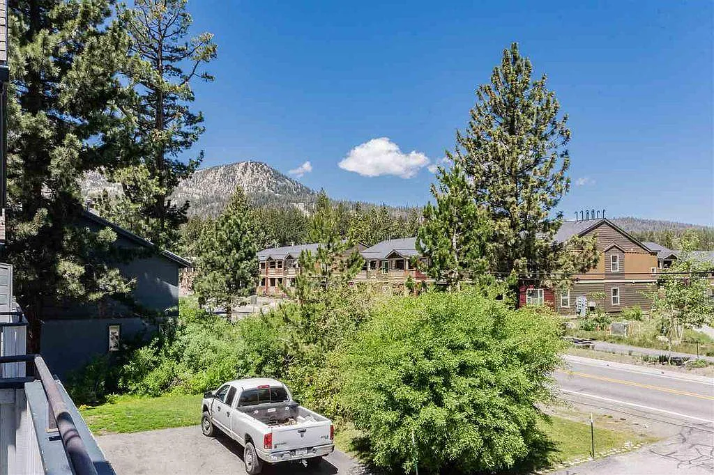 1 bed, 1200 sqft, $1,700 — Photo 3