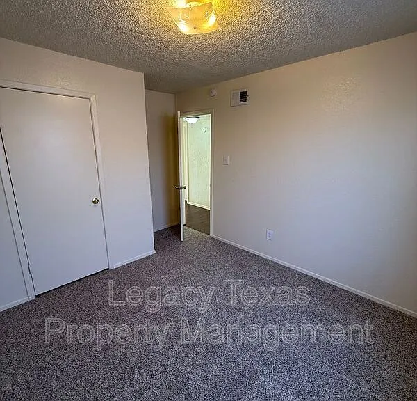 1713 Short St #A — Photo 9
