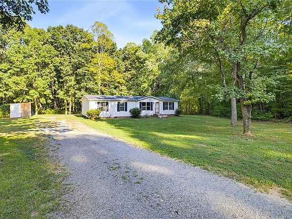 3rd image of 233 Fawnwood Rd