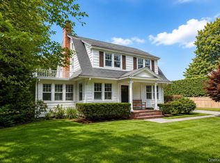 11 Hulse St, Bellport, NY 11713