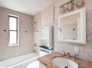 126 Engert Ave APT 4L, Brooklyn, NY 11222