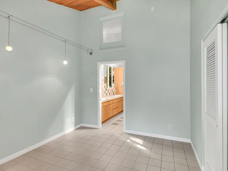 Tropical 3 Bedroom Retreat on Coffee Farm in Kealakekua — Photo 15