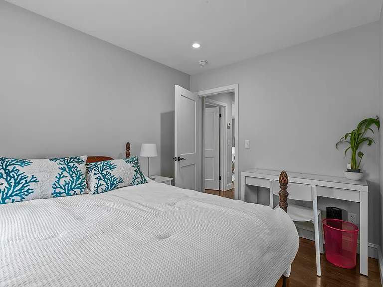 18 Sylvan Ter — Photo 24