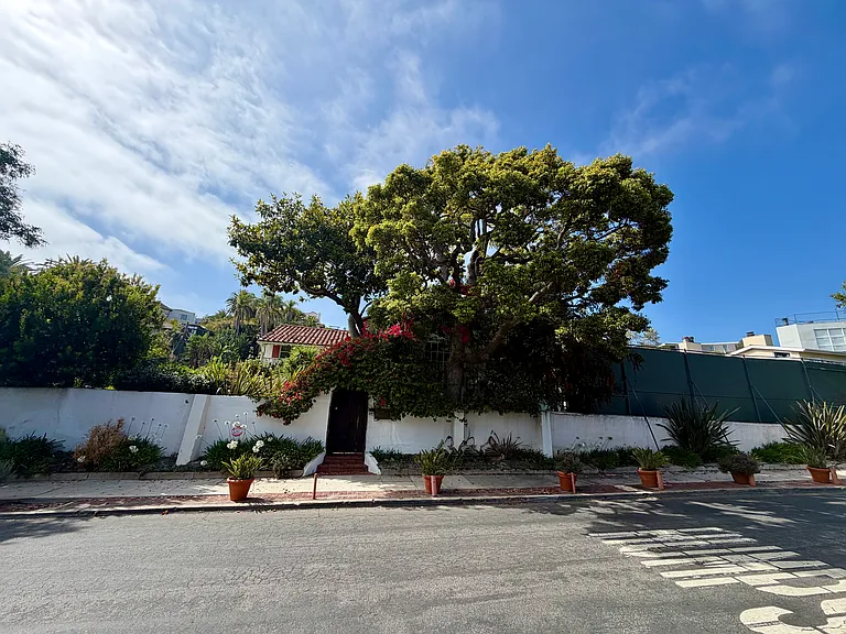 311 Amalfi Dr — Photo 94