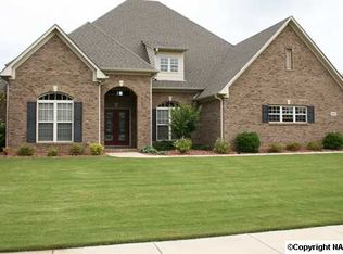 2406 Rothmore Dr SW, Huntsville, AL 35803