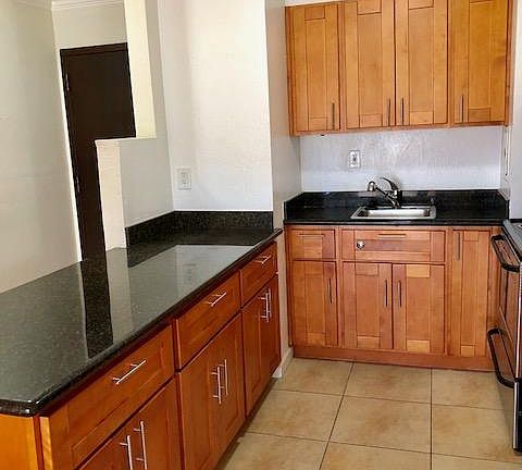 5th image of 24 Belcher St