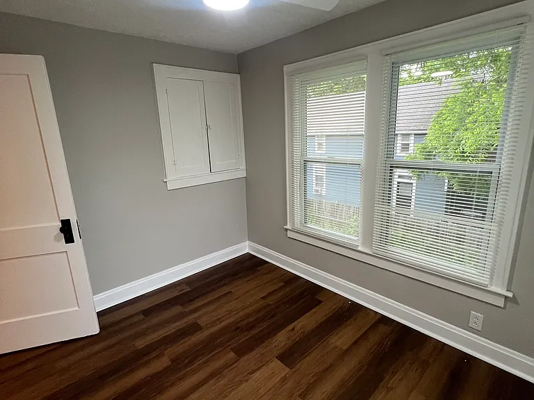 486 & 488 Southwood Ave #486 — Photo 16