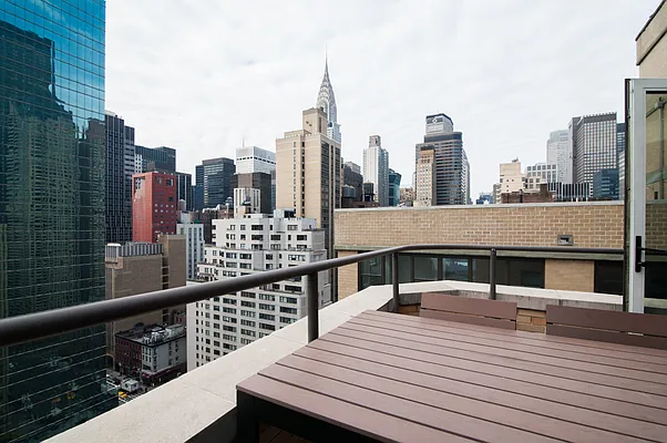 Sold by Compass | media 17