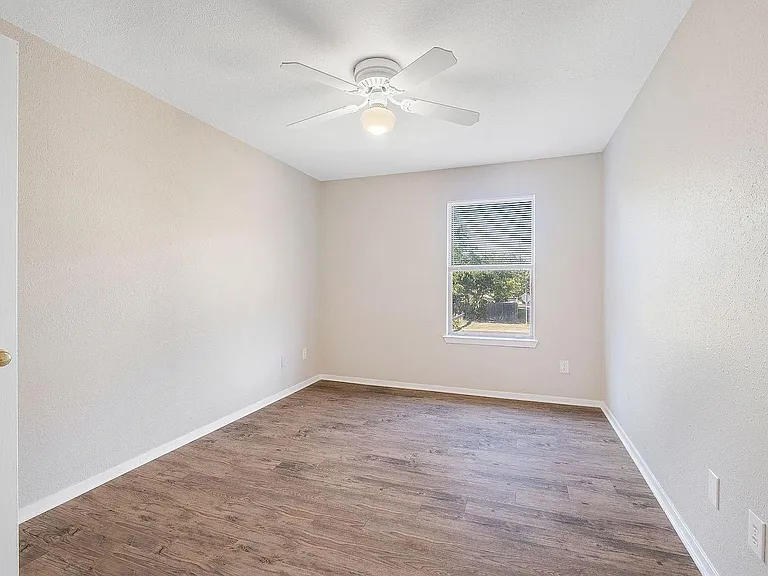 2214 Katy Ln #D — Photo 14