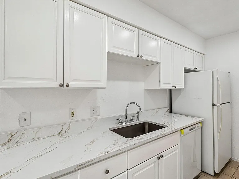 5809 Coventry Ln — Photo 1
