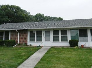 42 Trent Ct UNIT B, Ridge, NY 11961