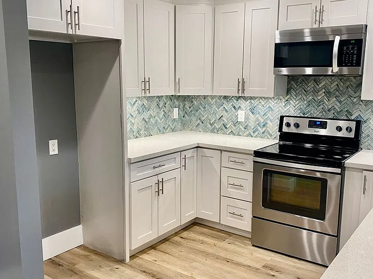 215 Euclid Avenue — Photo 2