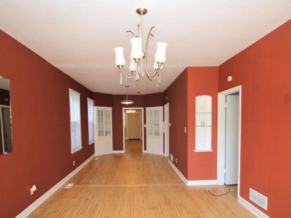 1st image of 2755 N Bremen St #1