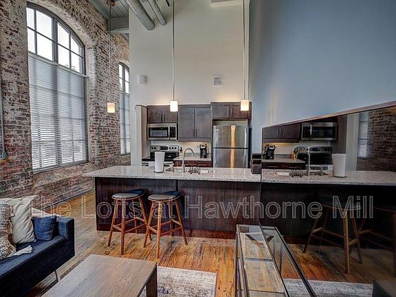 2nd image of 1101 Hawthorne Ln APT 238
