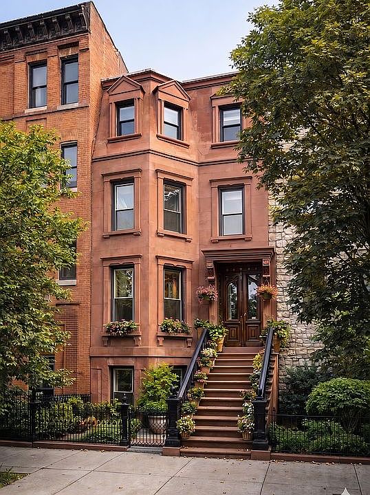 1st image of 425 Putnam Ave