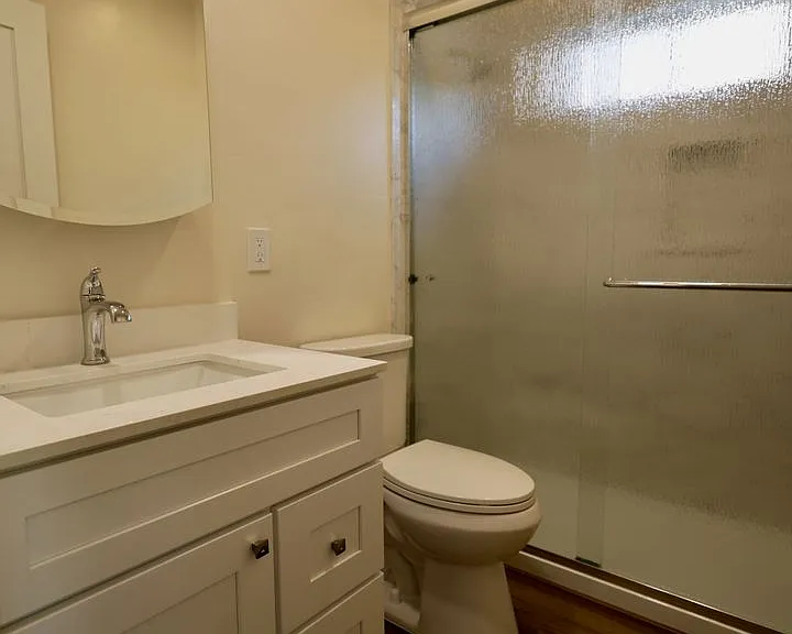 409 Russell St — Photo 7