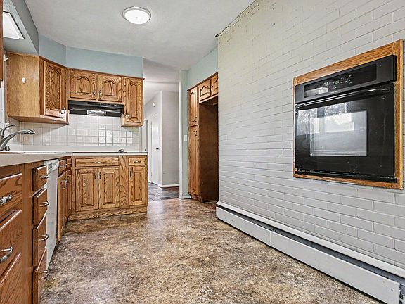 5th image of 1224 Country Club Dr