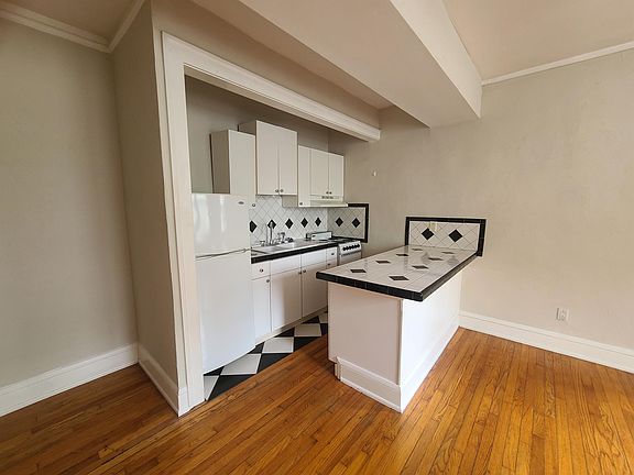 4th image of 1310 Willow Branch Ave #23