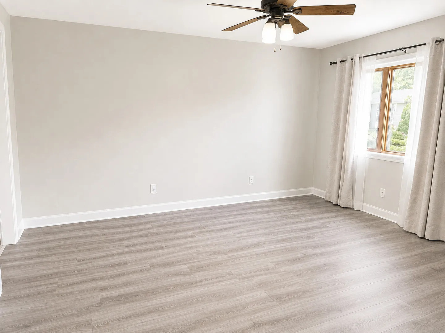 3 bed, 1014 sqft, $2,600 — Photo 2