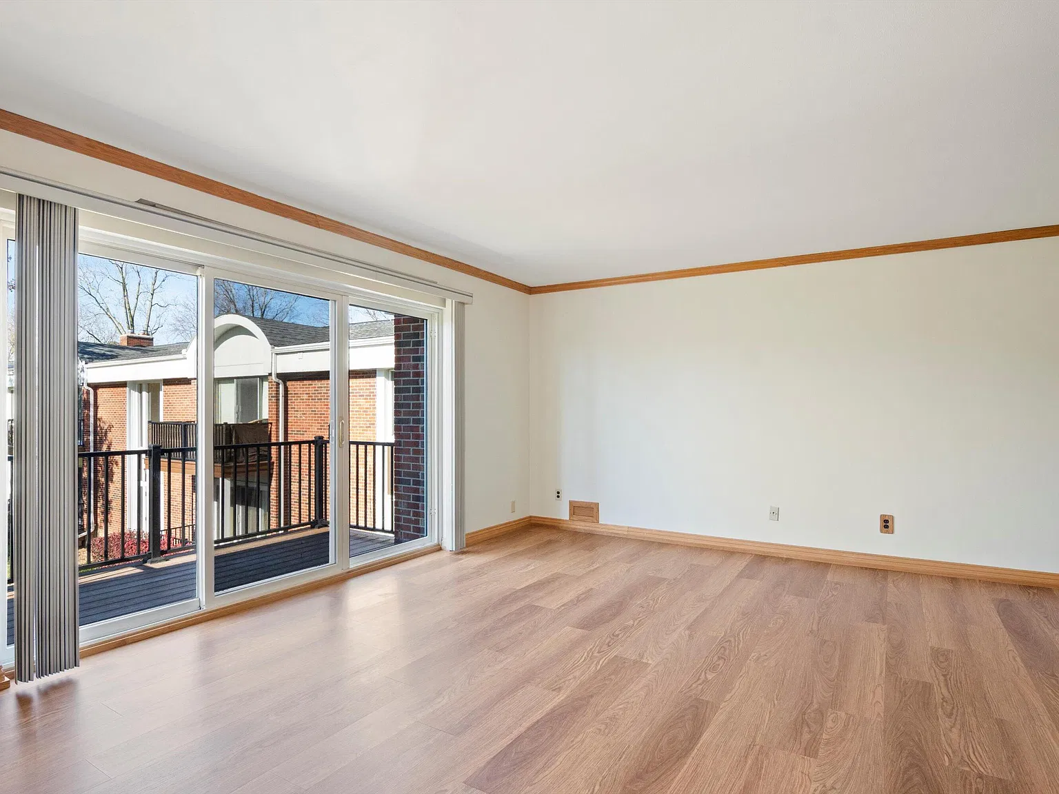 1 bed, 1.0 bath, 717 sqft, $1,100 — Photo 4