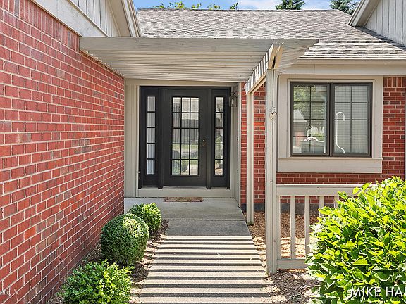 2nd image of 1307 Suncrest Dr NE #77