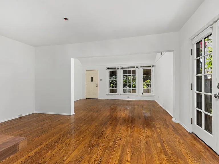 720 N Harper Ave — Photo 6