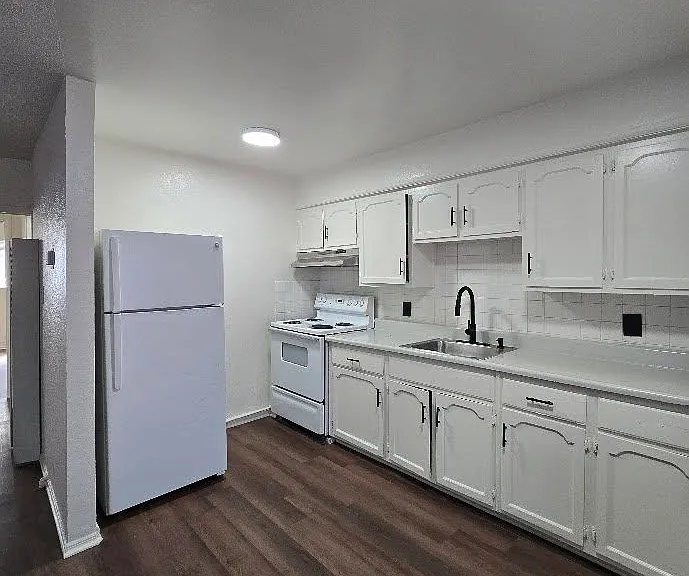 1379 E San Bruno Ave #C — Photo 5