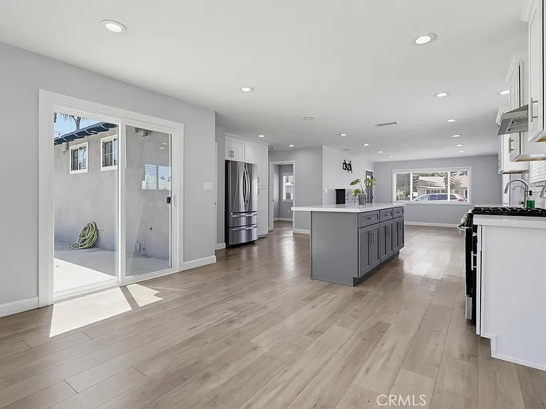 15811 Rosalita Dr — Photo 11