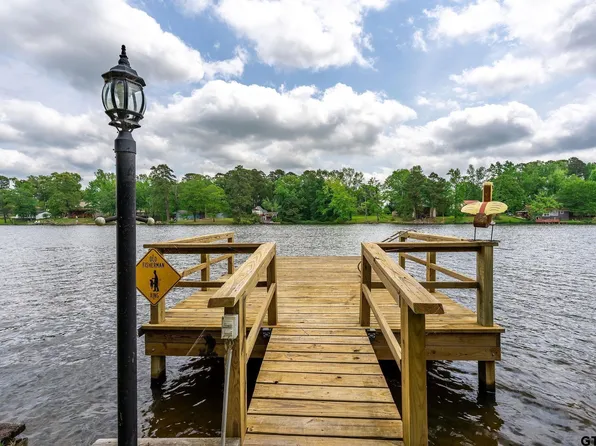 488 Omaha Dr, Omaha, TX 75571