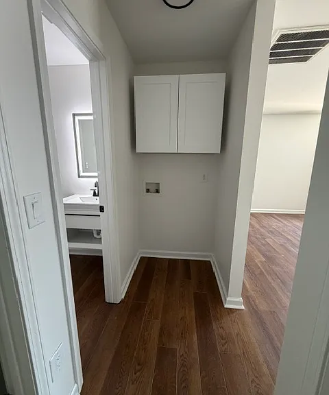 4355 Layola Ave #4355 — Photo 6