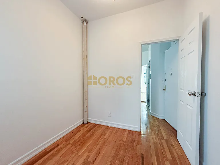 324 E 13th St #15 — Photo 5